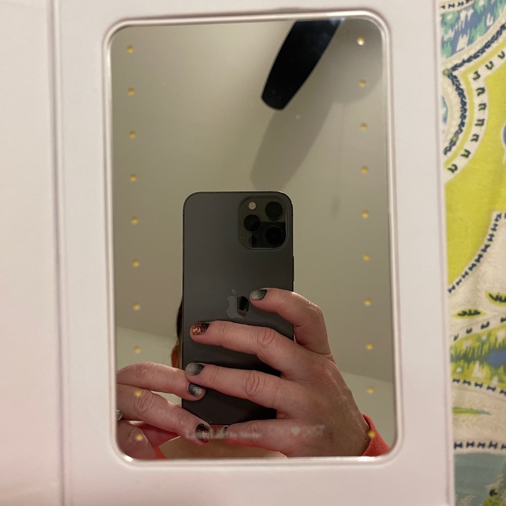 Riki Colorful Lighted mirror